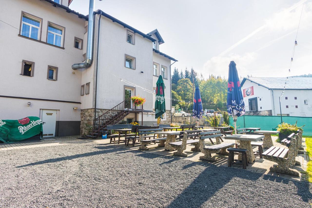 Hotel Seifert Nové Hamry エクステリア 写真