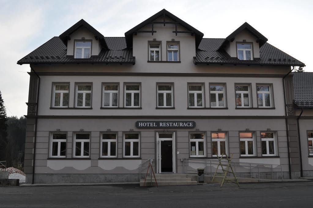 Hotel Seifert Nové Hamry エクステリア 写真
